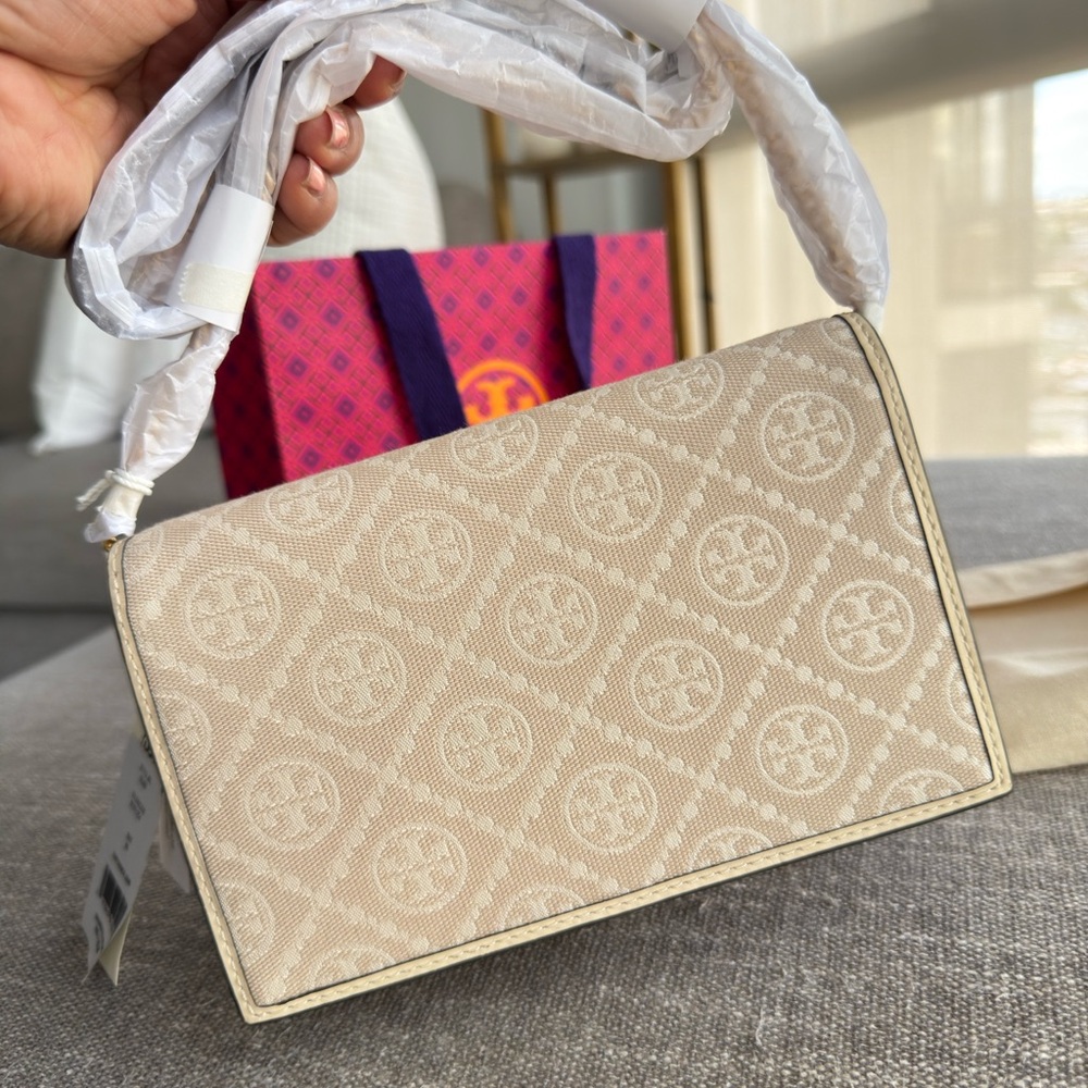 Tory Burch Beige and White Shoulder Bag - Picture 10 of 11